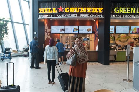 restaurants in lga airport.